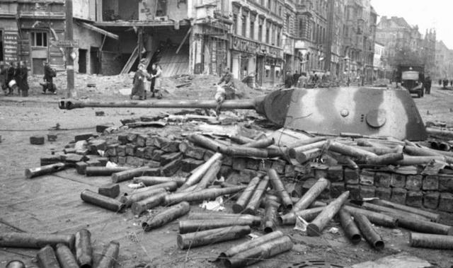  柏林联定位球战术成熟，高空轰炸攻克对手城池